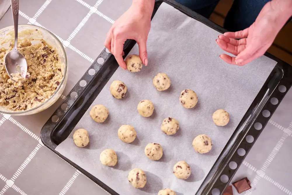 Discover the secrets to baking perfect mini chocolate chip cookies with our step-by-step guide, variations, and pro tips. Bake, share, and enjoy!