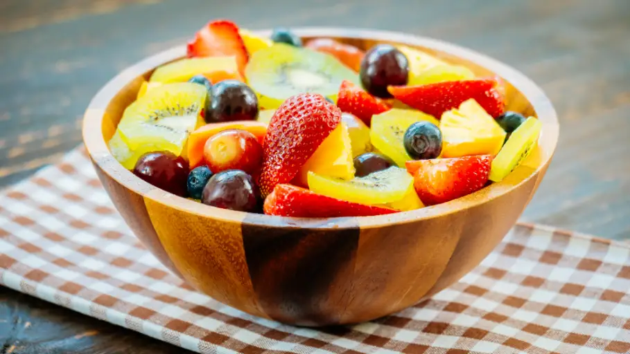 Discover how to make a refreshing winter fruit salad with our easy guide. Enjoy a mix of seasonal fruits with a hint of cinnamon dressing. Perfect for any meal!