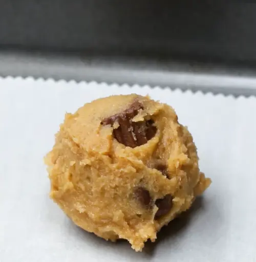 Discover the secrets to baking perfect Reese's Peanut Butter Cookies with our ultimate guide, including tips, variations, and dietary adaptations.